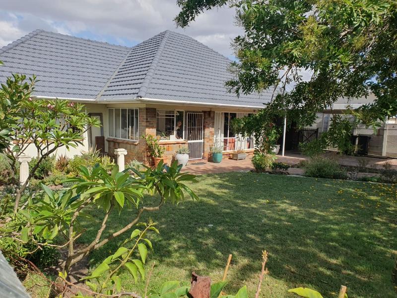 To Let 3 Bedroom Property for Rent in Chrismar Western Cape